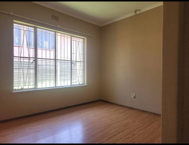 3 BEDROOM HOUSE FOR SALE IN KEMPTON PARK AH
